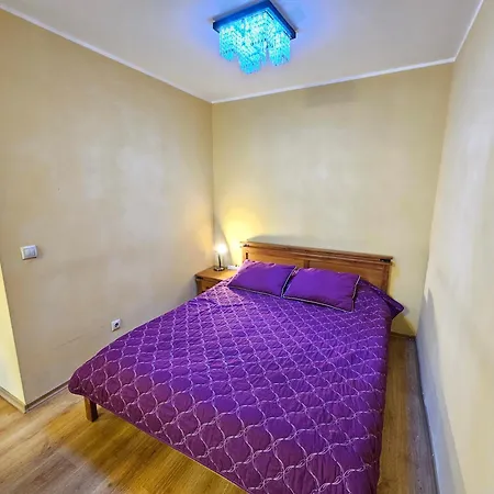 Two Charming In Trinity With Balcony And Free Parking By Flat Mаnager Appartement *