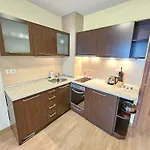 Two Charming In Trinity With Balcony And Free Parking By Flat Mаnager דירה *