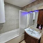 Two Charming In Trinity With Balcony And Free Parking By Flat Mаnager דירה בנסקו
