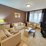 Two Charming In Trinity With Balcony And Free Parking By Flat Mаnager *