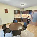 Two Charming In Trinity With Balcony And Free Parking By Flat Mаnager *