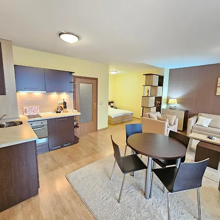 דירה Two Charming In Trinity With Balcony And Free Parking By Flat Mаnager בנסקו