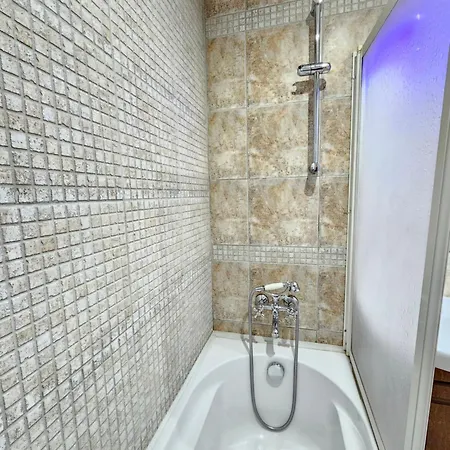 Appartement Two Charming In Trinity With Balcony And Free Parking By Flat Mаnager *