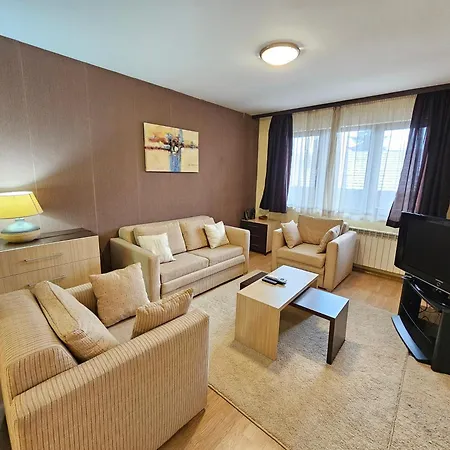 Two Charming In Trinity With Balcony And Free Parking By Flat Mаnager *