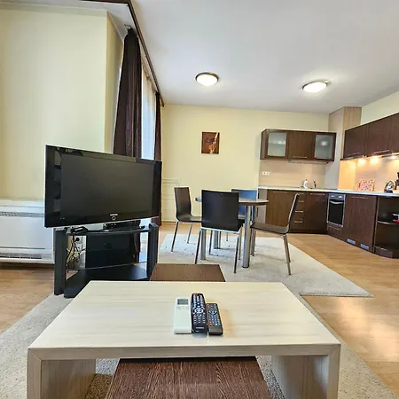 Two Charming In Trinity With Balcony And Free Parking By Flat Mаnager Appartement *