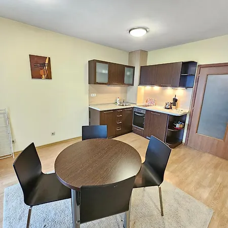 Two Charming In Trinity With Balcony And Free Parking By Flat Mаnager *